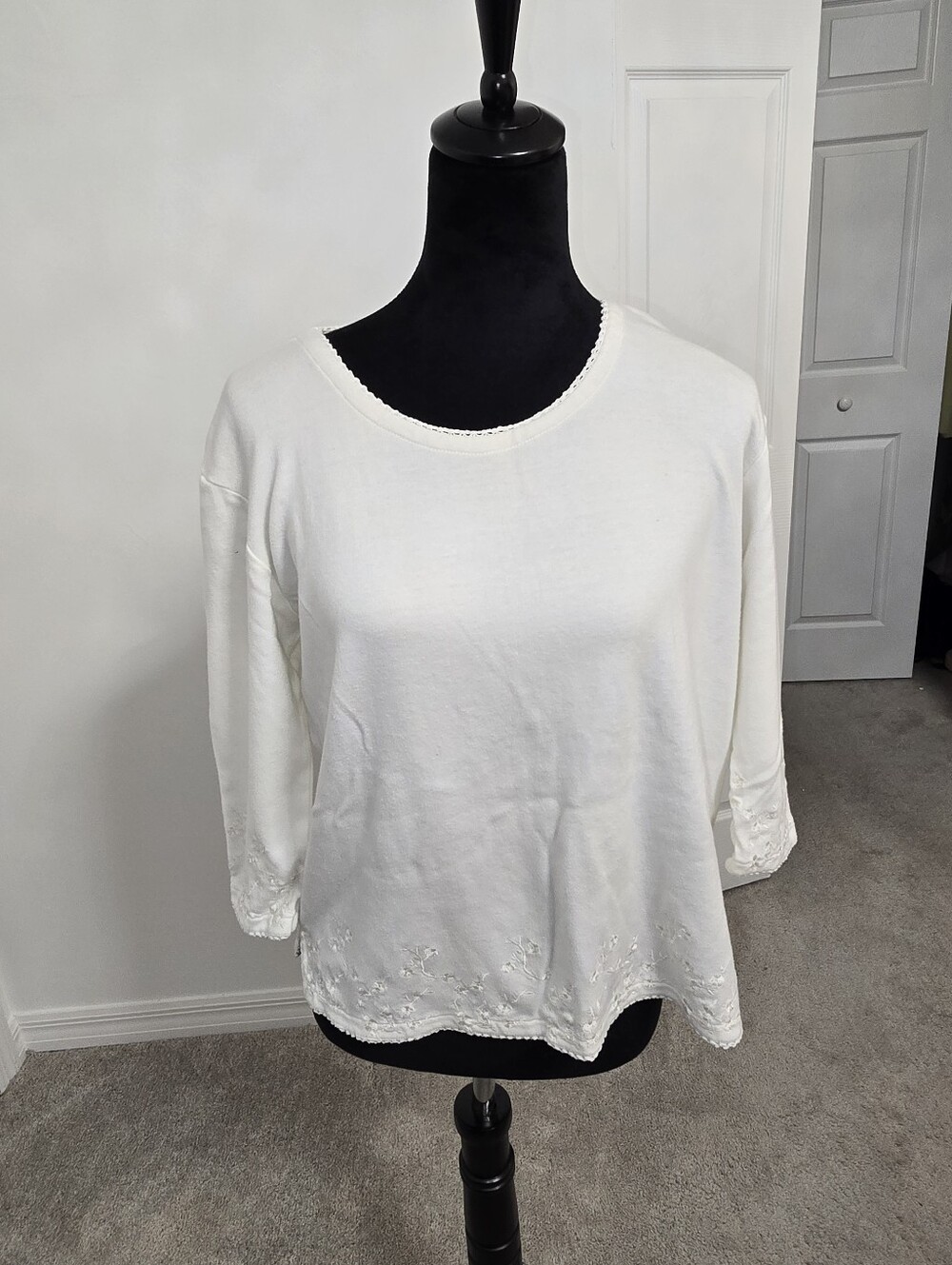 Women's White Embroidered Scoop Neck Top